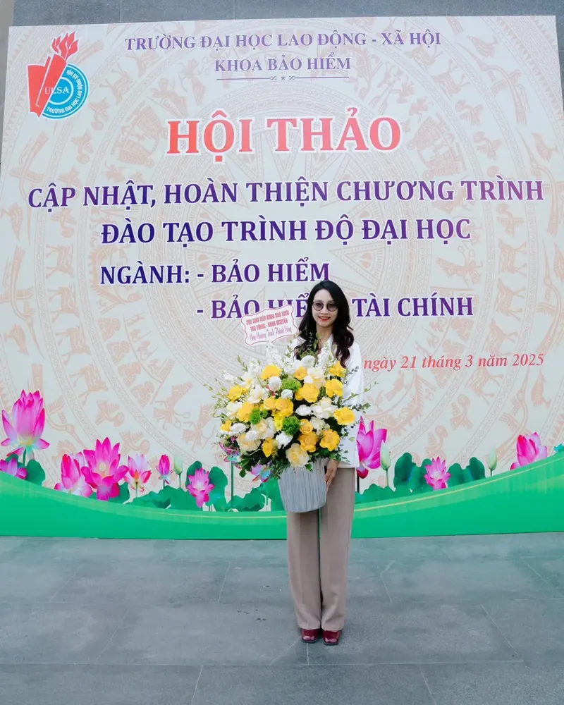 Thu Trang tại hội thảo của Khoa Bảo hiểm, Trường Đại học Lao động – Xã hội, tháng 3/2025